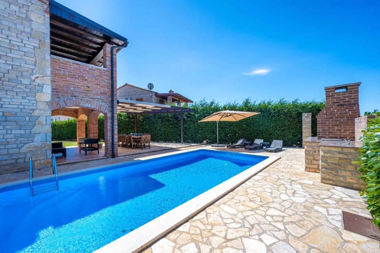 Villa 9 Mani Butkovići Exteriör bild