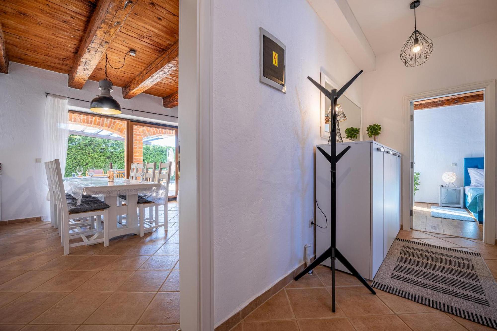 Villa 9 Mani Butkovići Exteriör bild
