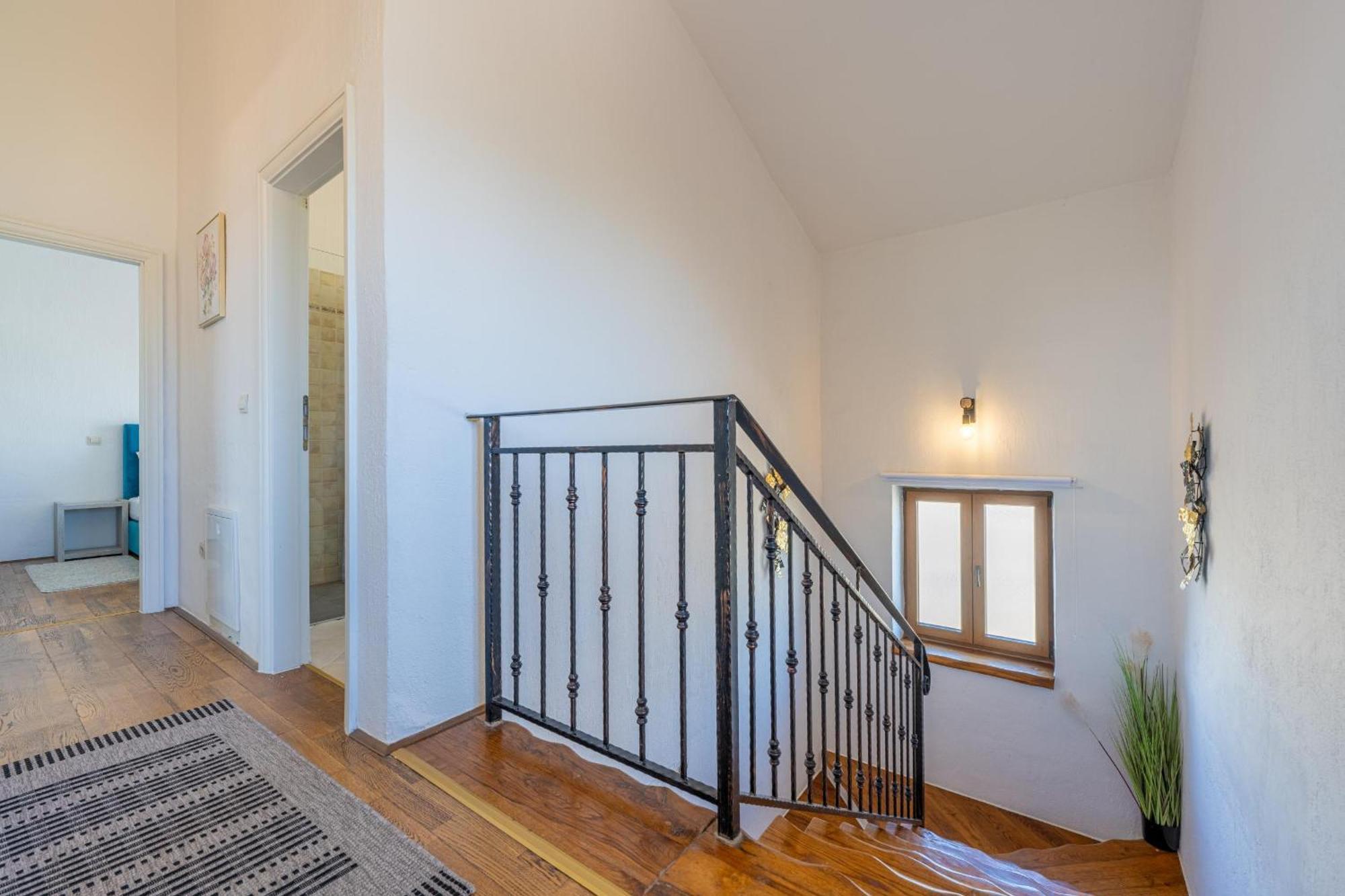 Villa 9 Mani Butkovići Exteriör bild